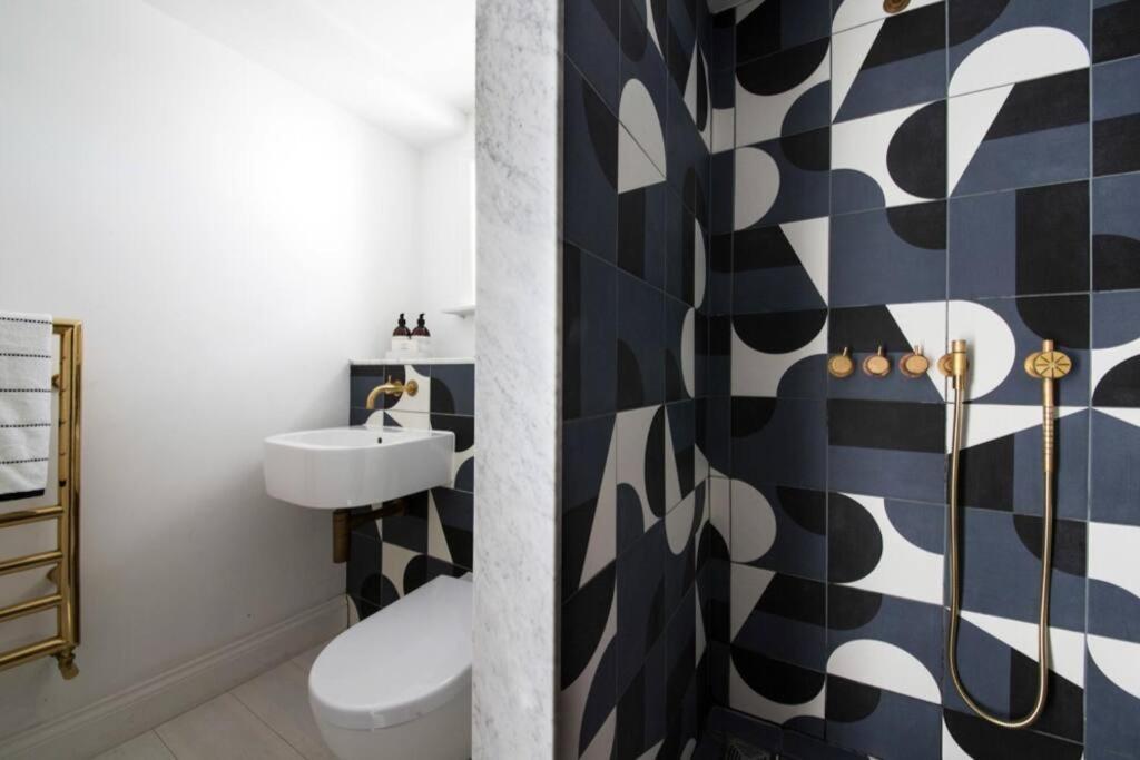 Large Townhouse Just 2 Minutes From The Sea/I360! Villa Brighton Exteriör bild